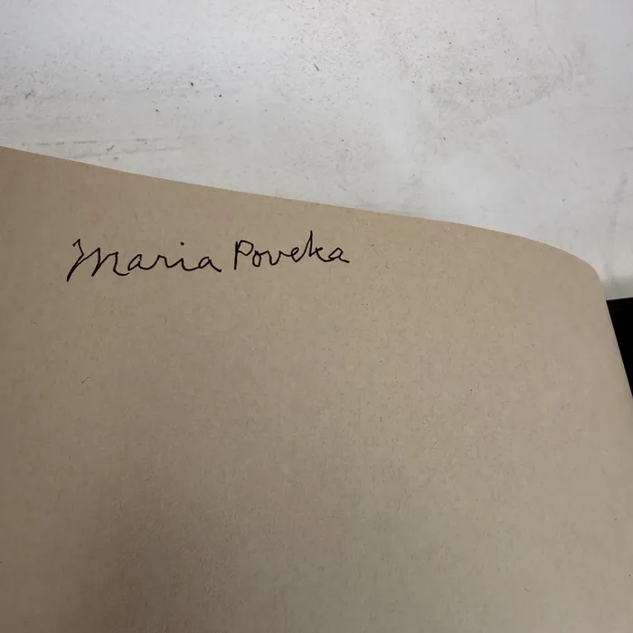 Signature — The Living Tradition of Maria Martinez